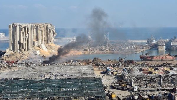 Beirut: La destrucción de onda expansiva vista en cámara lenta.