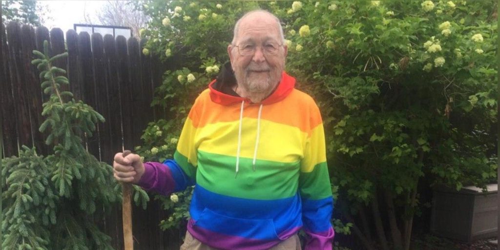 Abuelo de 90 se declara gay