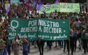 Buscan que aborto sea parte de servicios básicos de salud en México