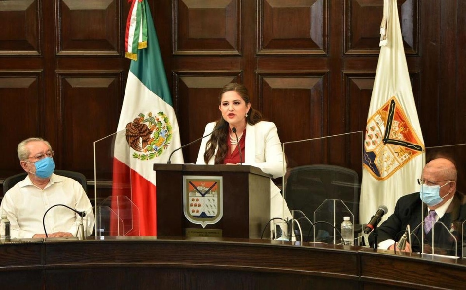 Alcaldesa mexicana propone fusilar a narcotraficantes y a los traidores de la patria.