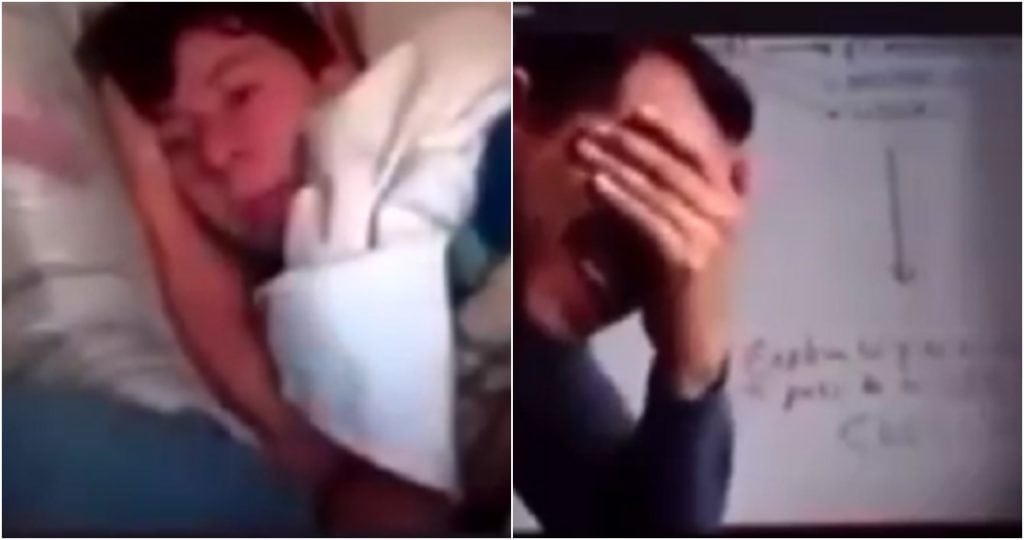 Maestro explota de risa al captar a alumno tomando clases acostado.