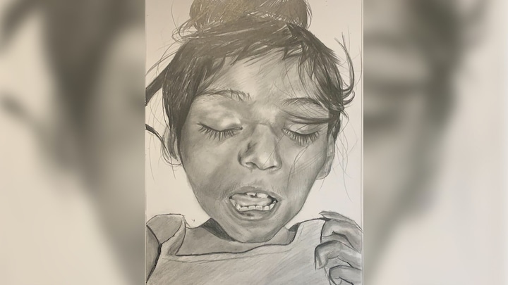 Nadie reclama el cadaver de niña que fue encontrada muerta en una hielera.