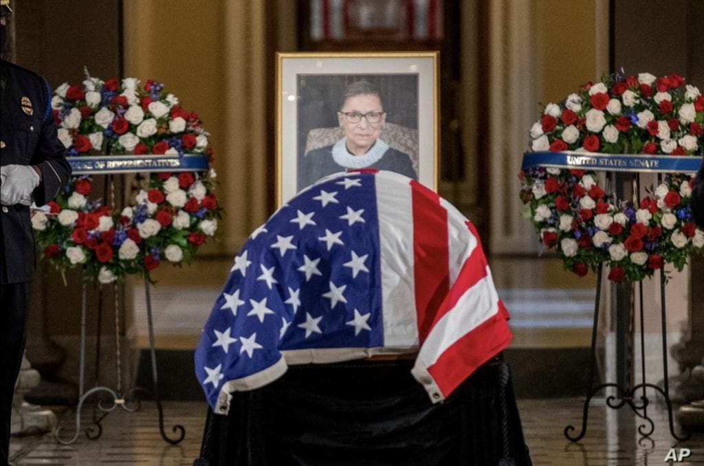 Funeral de estado en el Capitolio.