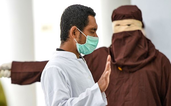 Violador de niños fue sentenciado a 169 latigazos, cae a los 52 y ahora será golpeado por segunda vez .