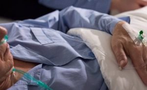 Ladrones agreden sexualmente aun anciano de 80 años y lo dejan abandonado