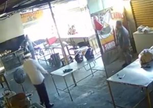 Empleado mata a un extorsionador que cobra cuota mensual en negocio