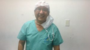 Médico jubilado vuelve a atender pacientes: ‘Sentí la necesidad de ayudar’