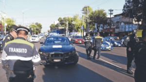 Hombre le dispara en la cara a un asaltante de 14 años