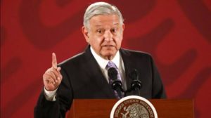 AMLO a FRENAAA: echen ganas o se quedarán en Zócalo hasta el 2022