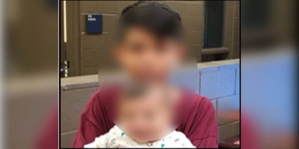 menor cargaba a su hermanito de 7 meses hacia la frontera