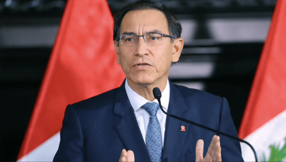 Congreso de Perú destituye al presidente Vizcarra