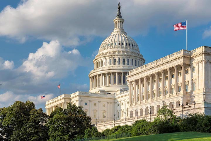 Congreso de EEUU acuerda nuevo paquete de ayuda por Covid-19 de $900 mil millones.