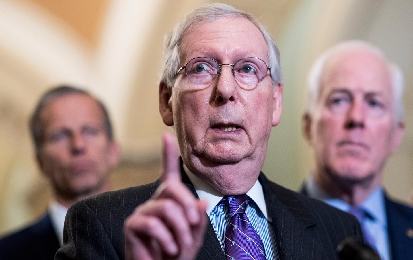 Mitch McConnell, dos mil dólares