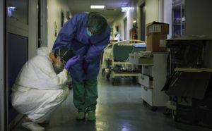El clamor desesperado de los médicos: ‘Ayúdanos a que esto acabe’