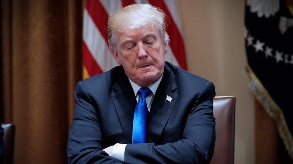 en ser acusado, asalto al Capitolio, canal, incitar a la, sistema de votación