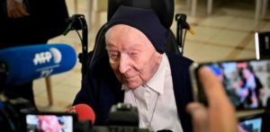 Monja de 117 años, la segunda mujer más longeva del mundo, vence el coronavirus