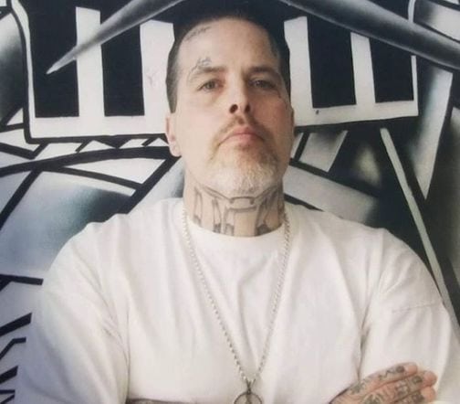 vengador de Alaska atacó con un martillo.