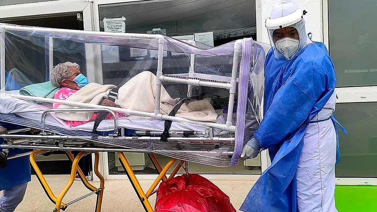 Los CDC urgen una tercera dosis ante aparición de Ómicron