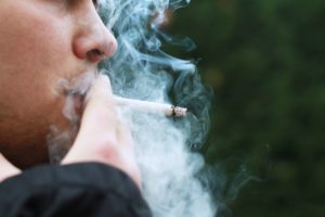 ¡Histórico! La FDA a favor de prohibir los cigarrillos mentolados y los puros aromatizados