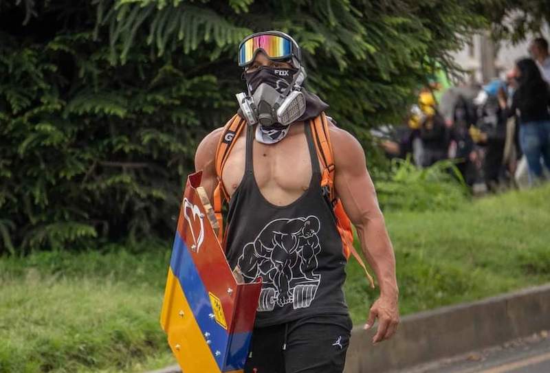 El musculoso ‘Capitán Colombia’ que ‘enciende’ el Paro Nacional