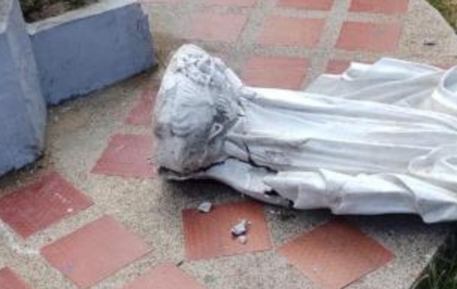 Niña de 5 años muere aplastada por pesada estatua del Sagrado Corazón de Jesús