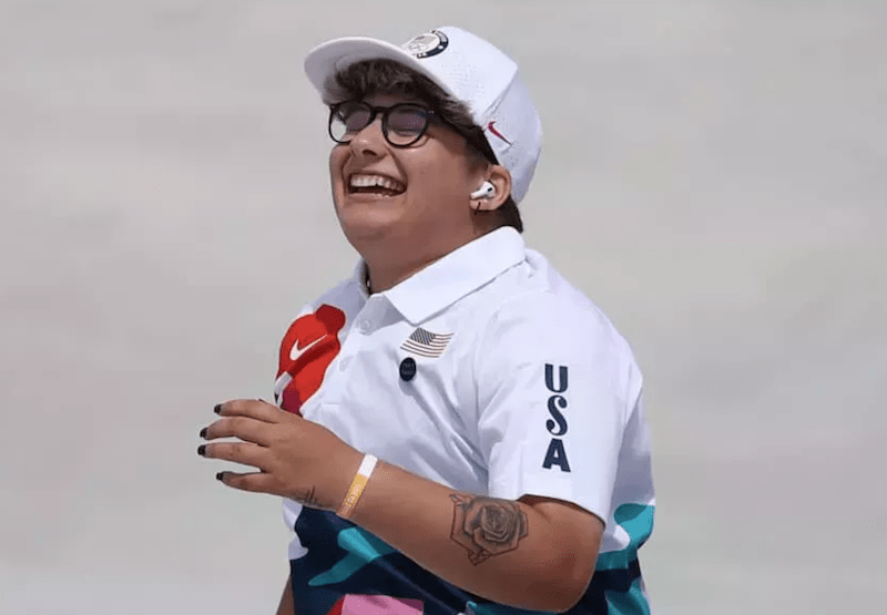 Catalogan “injusto e ignorante” el trato de dos comentaristas a un atleta no binario