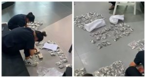 Hombre paga un carro para su hijo con $7 mil en monedas, tardaron tres horas en contar el dinero
