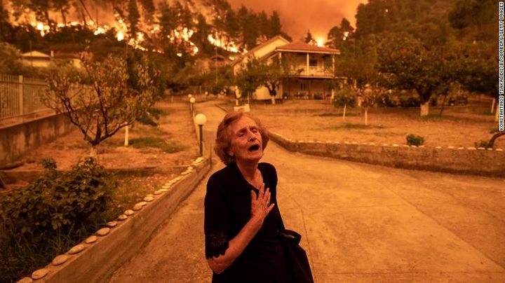 Incendios forestales arrasan Grecia