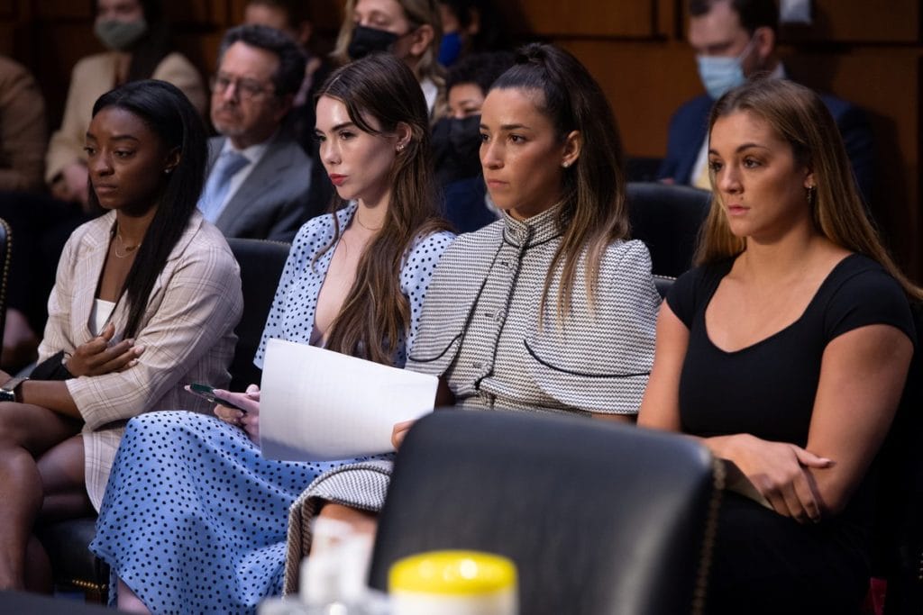 El FBI, uno de los “cómplices” de los abusos en contra de las gimnastas estadounidenses