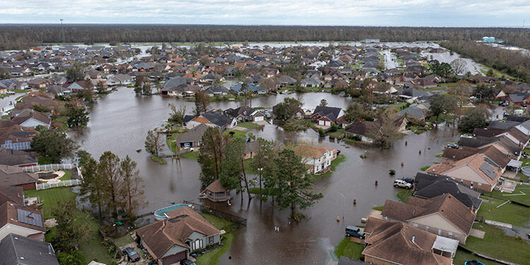 Tormenta Ida deja 43 muertos y destrucción en la costa este de EEUU
