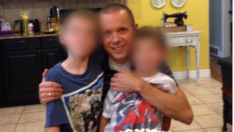 Hombre se somete a pruebas de ADN por diversión y descubre que uno de sus hijos no es de él