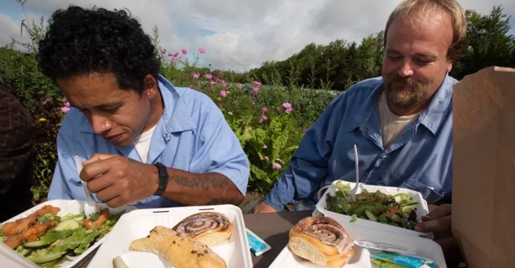 Reos se niegan a recibir comida del gobierno y cultivan sus propios alimentos