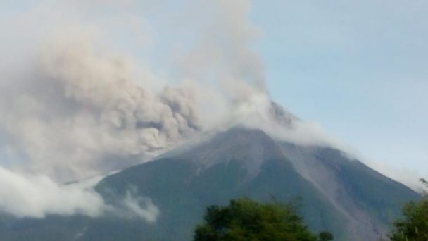 Guatemala: Volcán de Fuego entra en erupción