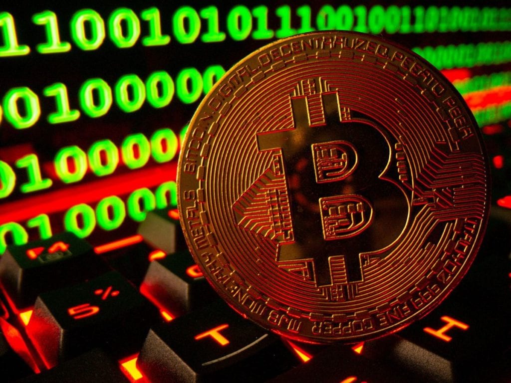El Bitcoin alcanzó un nuevo máximo histórico por encima de los USD 66.000 con impulso del debut del ETF en EEUU
