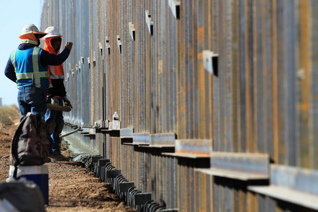 Texas y Missouri demandan al gobierno de Biden frenar la construcción del muro fronterizo