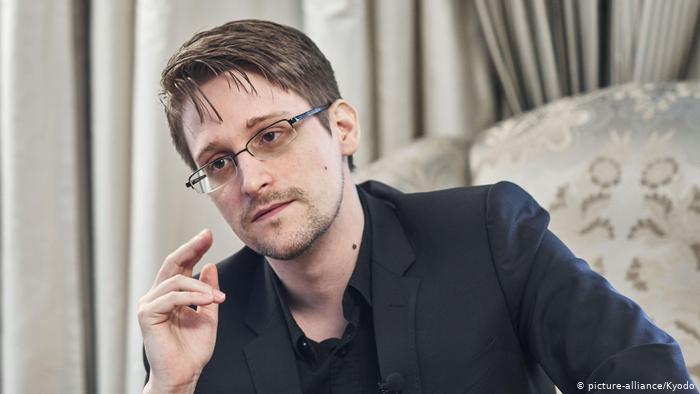 Snowden arremete contra Mark Zuckerberg: “No se dejen engañar”