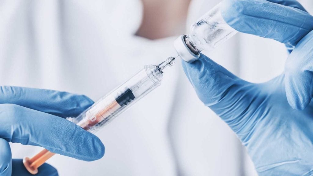 OMS alerta que para el 2022 el sistema sanitario sufrirá escases de jeringas