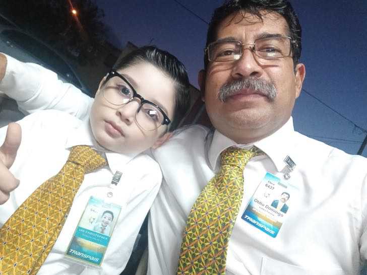 Ian, el pequeño que celebró su cumpleaños vestido como chofer para honrar a su abuelo