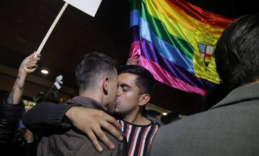 Mundial de Catar prohibirá muestras de afecto a los aficionados LGTB