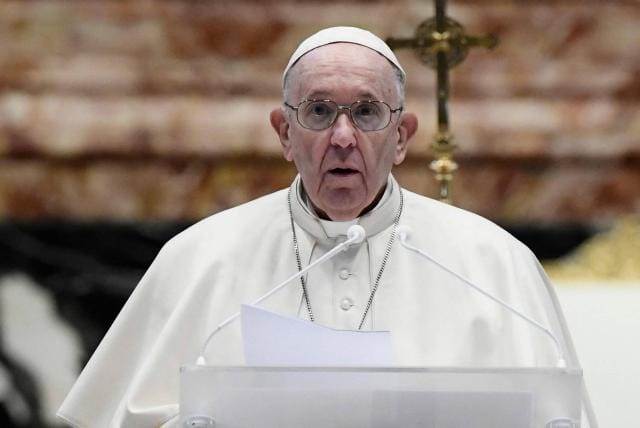Papa Francisco lamenta y pide perdón por las violaciones en la Iglesia Católica