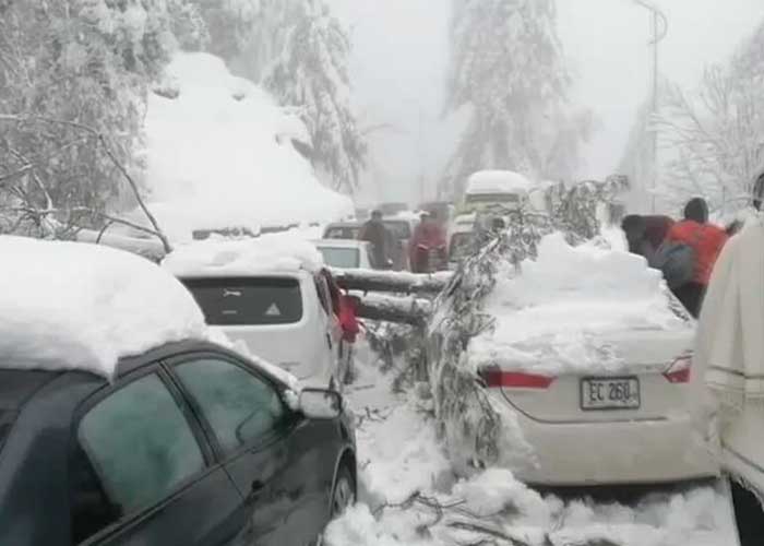 Tragedia en Pakistán: Mueren 20 turistas durante fuerte nevada