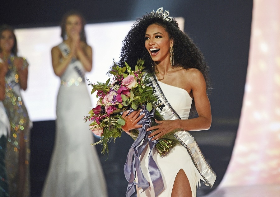 Ex Miss EEUU, Cheslie Kryst, muere tras lanzarse de un rascacielos
