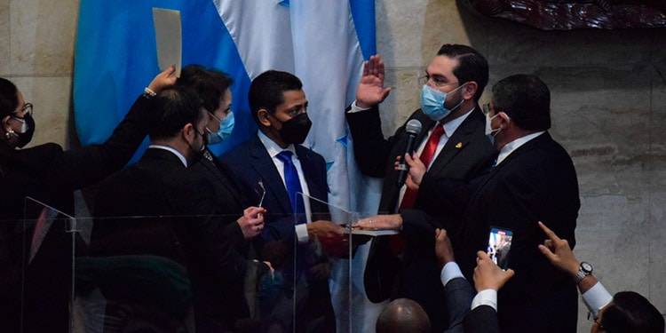 Jorge Cálix se autoproclama presidente del Congreso de Honduras