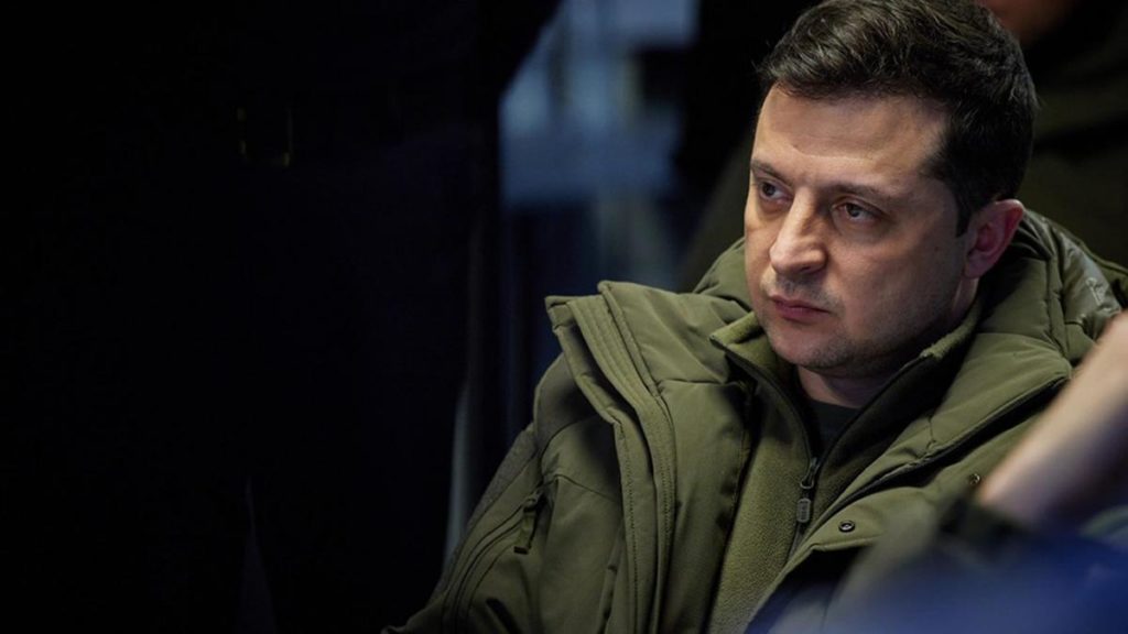 Presidente de Ucrania dice que lo dejaron solo y que teme por su vida