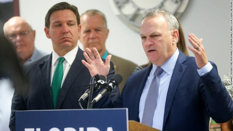 Florida rechaza libros de matemáticas por adoctrinamiento de la teoría crítica de la raza