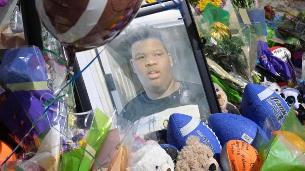 Padres de Tyre Sampson demandan al operador del Orlando Free Fall por homicidio culposo