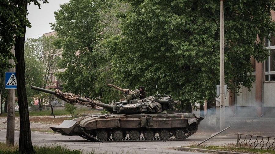 Tropas rusas avanzan en Ucrania, llegan con gran cantidad de municiones a Severodonetsk