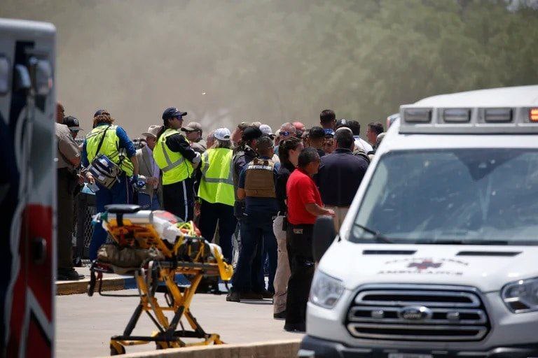 Tiroteo en una escuela de Texas deja una masacre con al menos 14 estudiantes muertos