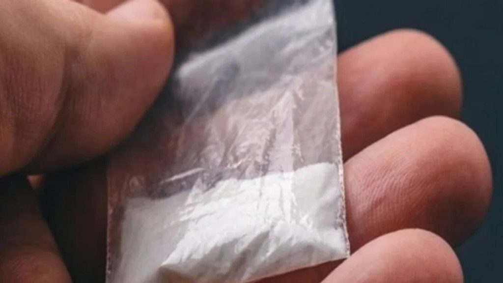 Hombre compra cocaína y le dieron jabón en polvo,