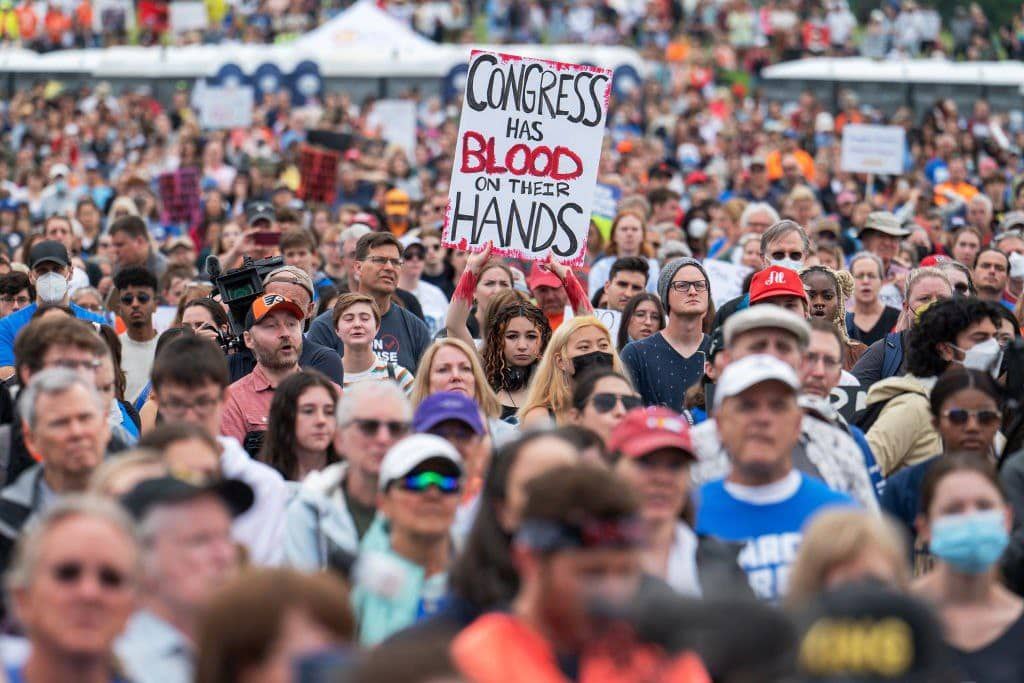 EEUU cerca de un acuerdo histórico sobre el control de armas tras multitudinarias protestas